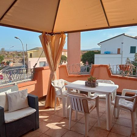 Casa Vacanza Le 2 Isole Suni Exterior foto